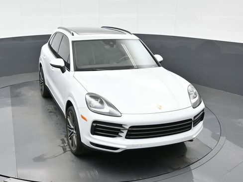Certified 2023 Porsche Cayenne Platinum Edition AWD/4WD image 32