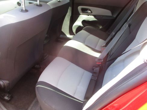 Used 2014 Chevrolet Cruze LS image 7