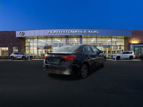 Used 2017 Toyota Corolla SE w/ SE Premium Package image 22