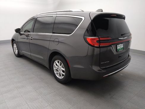 Used 2021 Chrysler Pacifica Touring-L FWD image 5