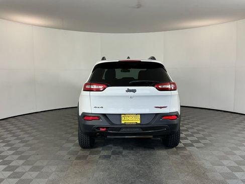 Used 2017 Jeep Cherokee Trailhawk AWD/4WD image 6