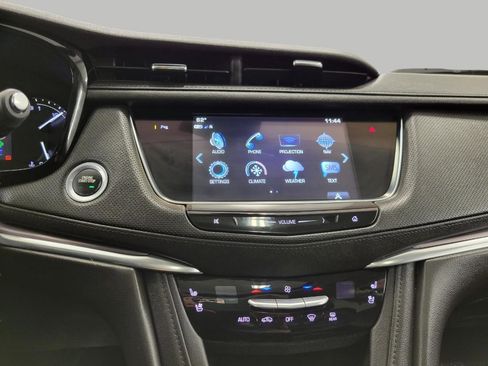 Used 2018 Cadillac XT5 Premium Luxury AWD/4WD image 8