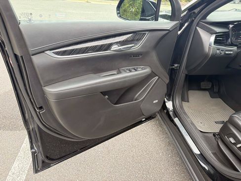 Used 2021 Cadillac XT6 Premium Luxury FWD image 19
