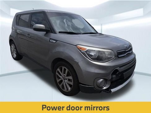 Used 2018 Kia Soul + FWD image 4