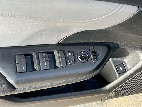 Used 2019 Honda Civic EX image 17