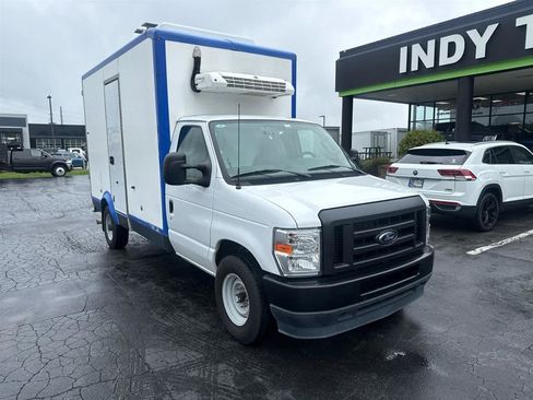 Used 2024 Ford E-350 and Econoline 350 Super Duty w/ Power Windows & Locks Group RWD image 2