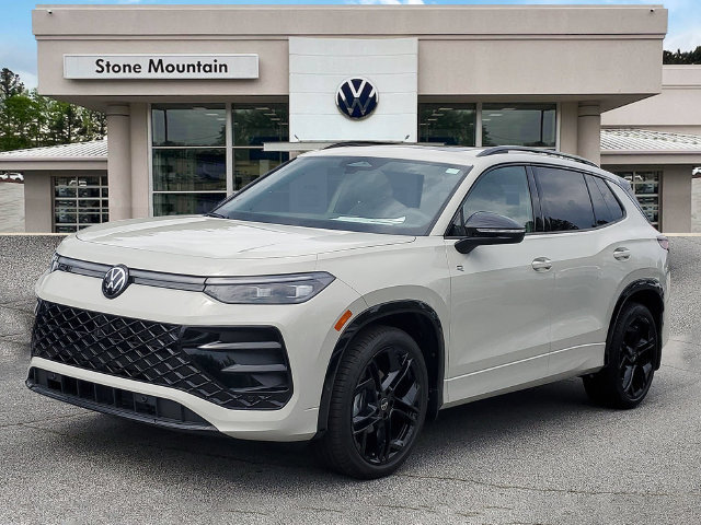 New 2026 Volkswagen Tiguan SE R-Line FWD 360° Tour
