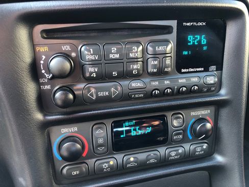 Used 2000 Chevrolet Corvette Convertible w/ Memory Pkg image 30