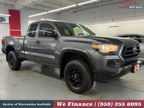 Used 2020 Toyota Tacoma SR w/ SX Package AWD/4WD image 5