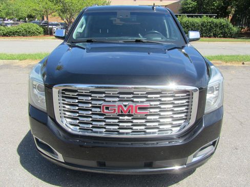 Used 2019 GMC Yukon Denali Ultimate w/ Denali Ultimate Package AWD/4WD image 5