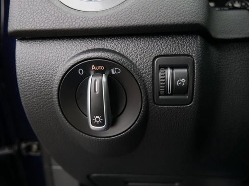 Used 2016 Volkswagen Tiguan S image 29