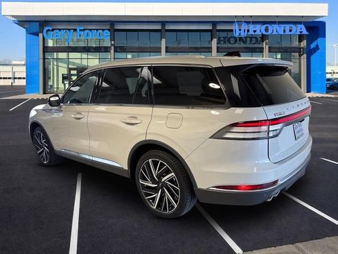 Used 2025 Lincoln Aviator Reserve w/ Equipment Group 201A AWD/4WD image 3