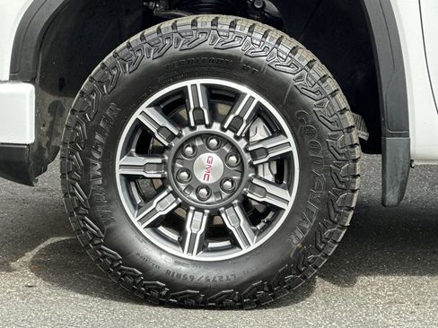Certified 2025 GMC Sierra 1500 AT4 image 26