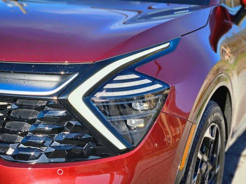 Certified 2023 Kia Sportage SX image 11