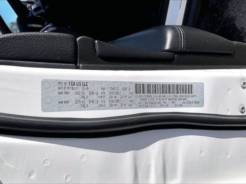 Used 2019 Jeep Grand Cherokee Laredo w/ Security & Convenience Group image 29