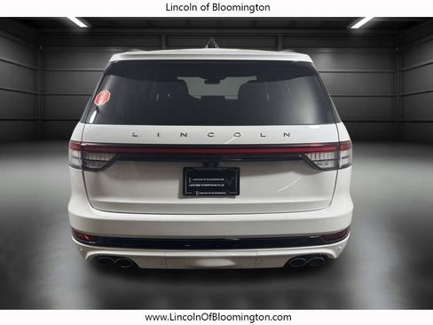 New 2026 Lincoln Aviator AWD w/ Jet Appearance Package image 5