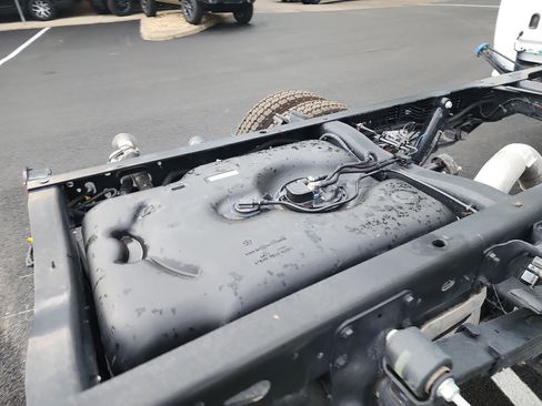 New 2026 RAM 5500 4x4 Crew Cab image 32