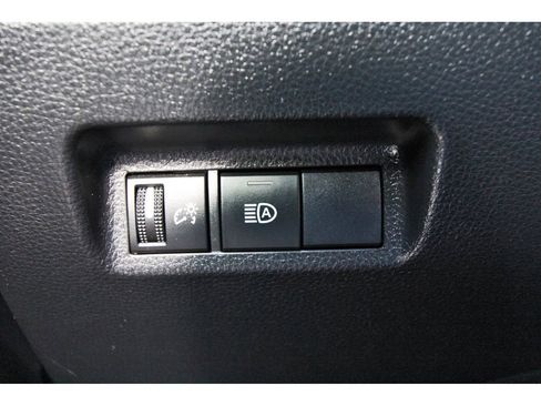 Used 2021 Toyota RAV4 LE image 19