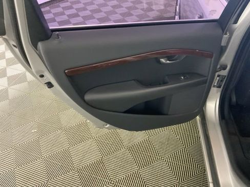 Used 2008 Volvo V70 image 31