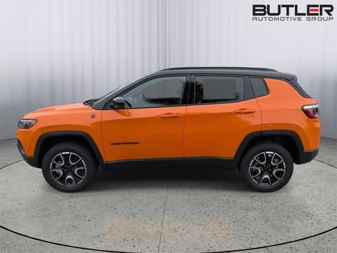 New 2026 Jeep Compass Trailhawk w/ Sun, Sound & Navigation Group AWD/4WD image 3