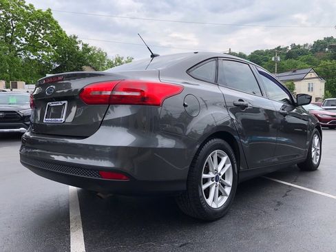 Used 2015 Ford Focus SE FWD image 6