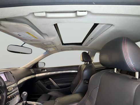 Used 2015 INFINITI Q60 Sport Limited RWD image 32