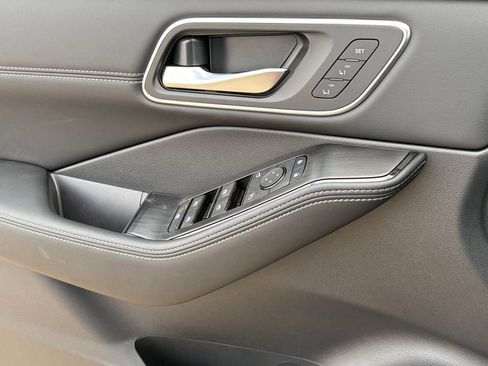 New 2026 Nissan Rogue Platinum image 18