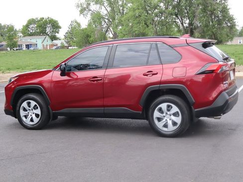 Used 2021 Toyota RAV4 LE w/ Carpet Mat Package (TMS) AWD/4WD image 8