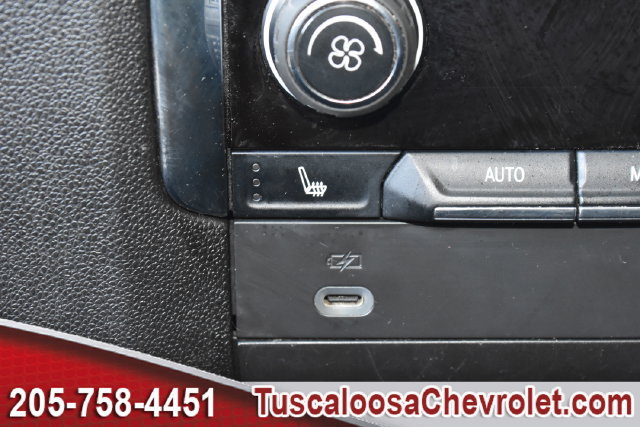Used 2023 Chevrolet Suburban Z71 w/ Luxury Package AWD/4WD image 34
