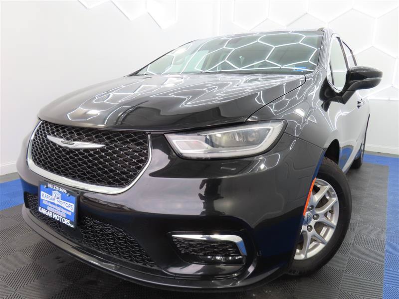 Used 2023 Chrysler Pacifica Touring-L FWD image 1
