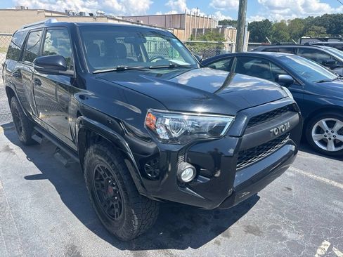 Used 2018 Toyota 4Runner SR5 Premium AWD/4WD image 2