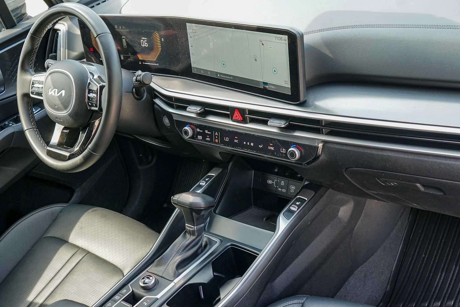 Certified 2025 Kia Sorento S FWD image 26