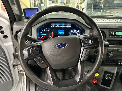 Certified 2022 Ford F750 2WD Regular Cab Super Duty image 9