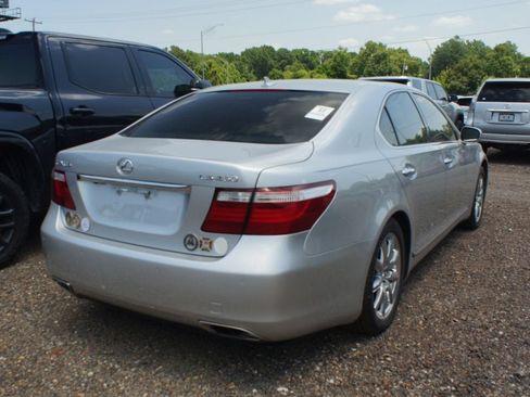 Used 2007 Lexus LS 460 RWD image 4
