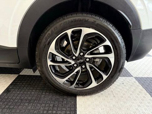 Used 2023 Chevrolet Bolt EUV Premier w/ Sun & Sound Package image 10