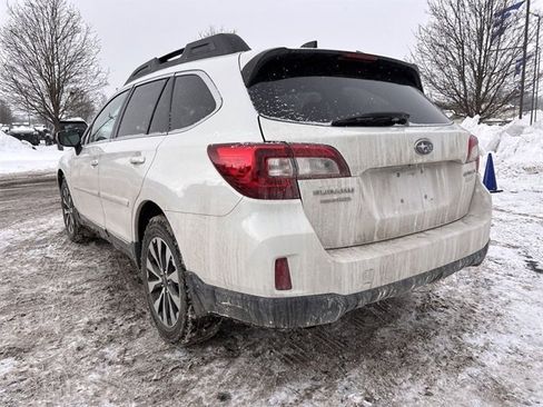 Used 2017 Subaru Outback 2.5i Limited image 9