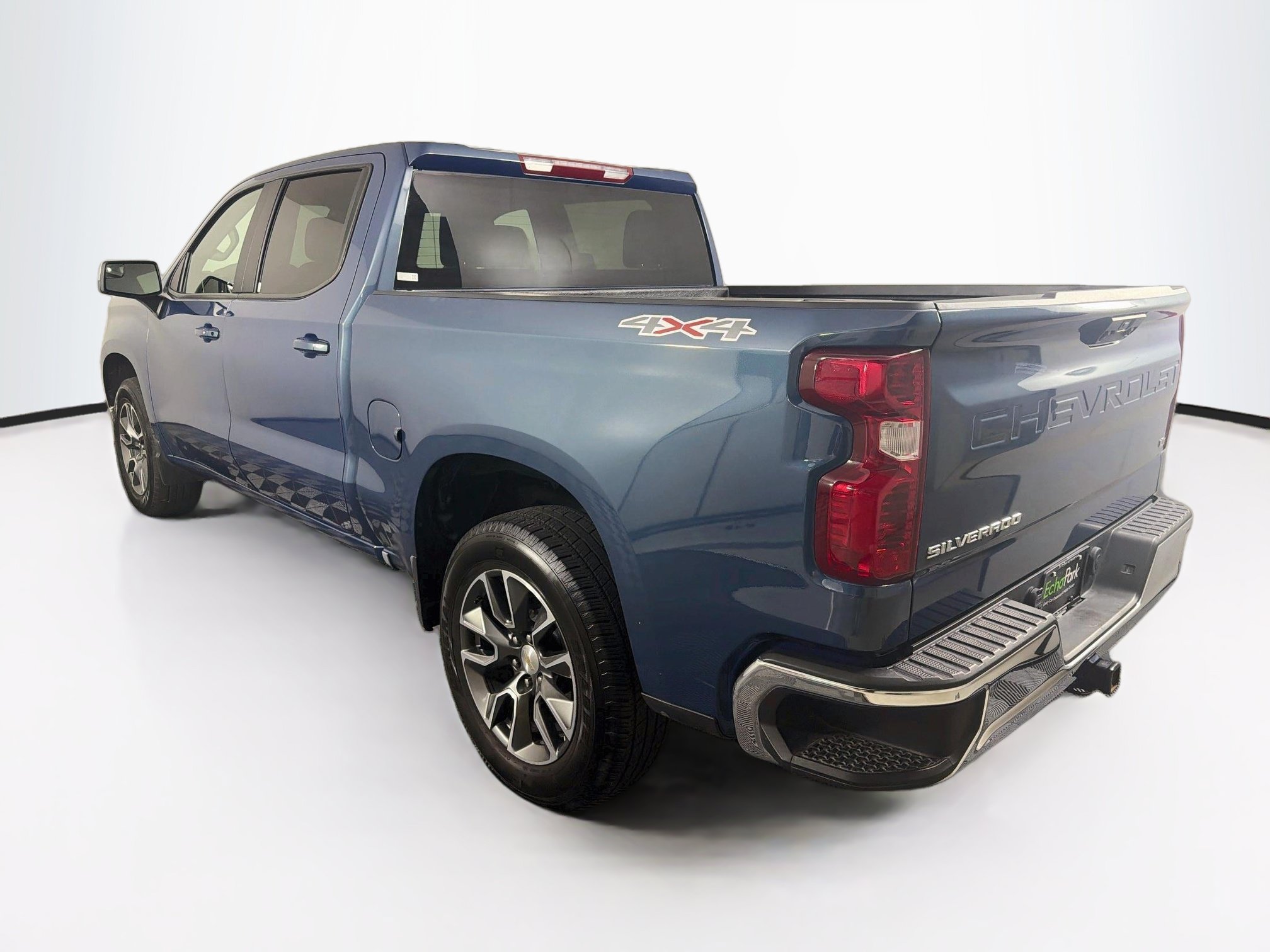 Used 2024 Chevrolet Silverado 1500 LT AWD/4WD image 5
