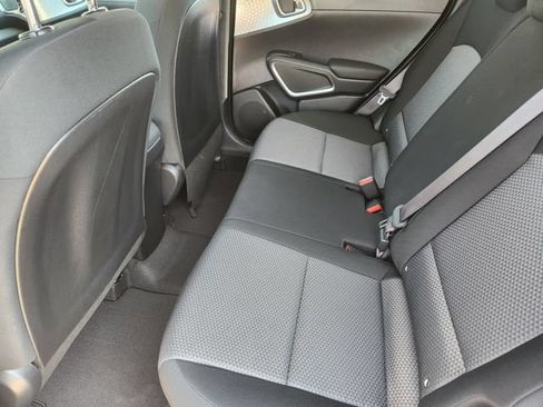 Certified 2025 Kia Soul LX w/ LX Technology Package FWD image 29