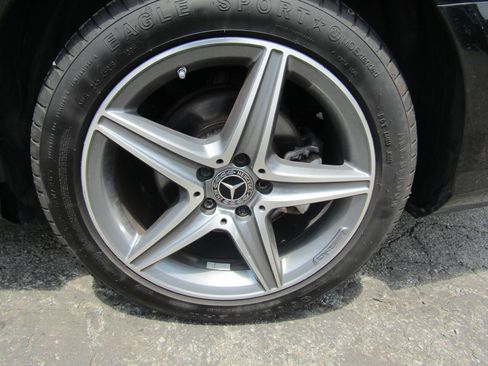 Used 2018 Mercedes-Benz E 300 4MATIC w/ Premium 1 Package image 32