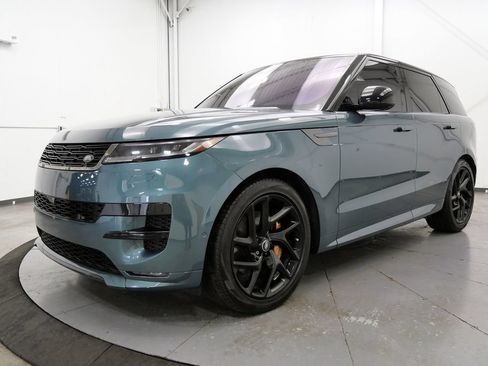 Used 2023 Land Rover Range Rover Sport SE Dynamic AWD/4WD image 3