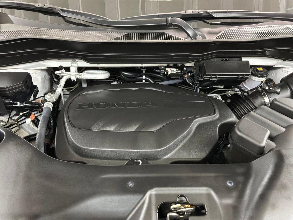 Certified 2025 Honda Passport TrailSport image 36