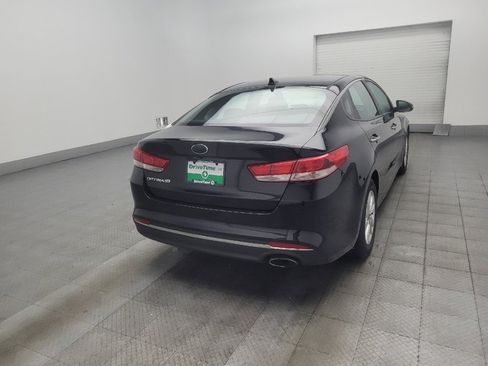Used 2017 Kia Optima LX w/ Driver Convenience Package FWD image 9