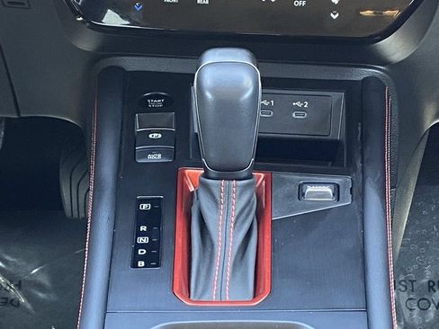 Used 2025 Nissan Kicks SR FWD image 32