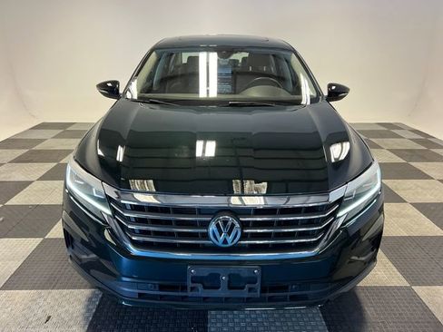 Certified 2022 Volkswagen Passat 2.0T FWD image 2
