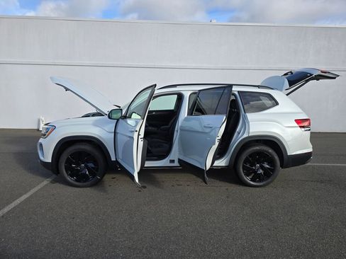 New 2026 Volkswagen Atlas SE image 12