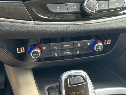 Used 2020 Buick Enclave Essence w/ Sound and Sites Package FWD image 30