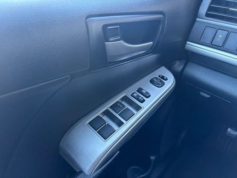 Used 2014 Toyota Camry SE FWD image 16