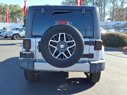 Used 2018 Jeep Wrangler Unlimited Sahara w/ Connectivity Group image 2