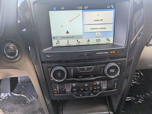 Used 2018 Ford Explorer XLT w/ Equipment Group 202A AWD/4WD image 20