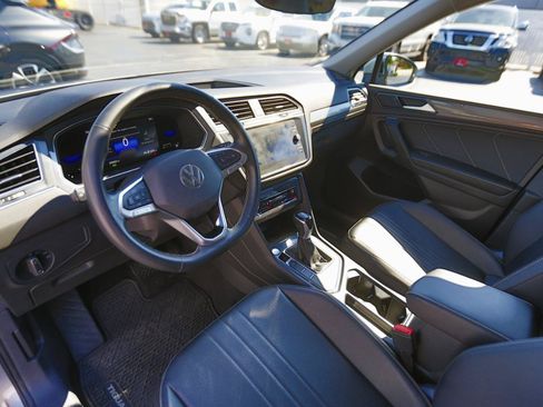 Used 2022 Volkswagen Tiguan SE FWD image 4